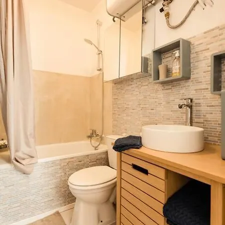 Apartment Cosy Studio Center - 10min Beach - 2min Train *